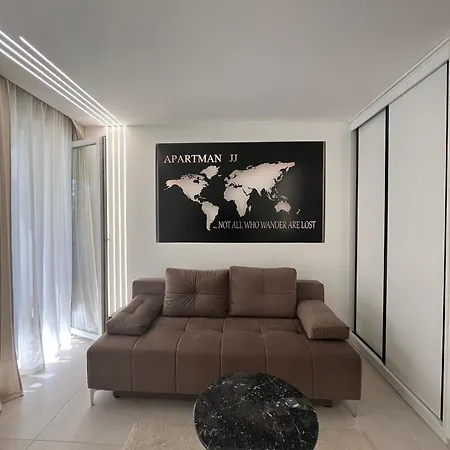 Jj Vladimira Rolovic 09 17 Apartment *