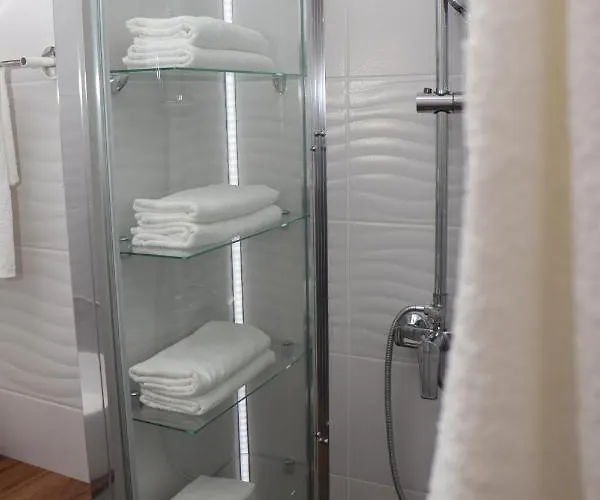 Jj Vladimira Rolovic 09 17