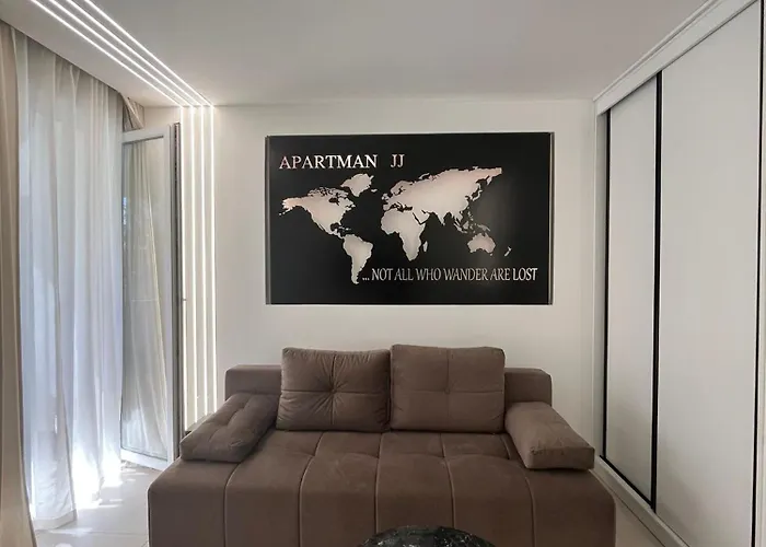 Jj Vladimira Rolovic 09 17 公寓 *